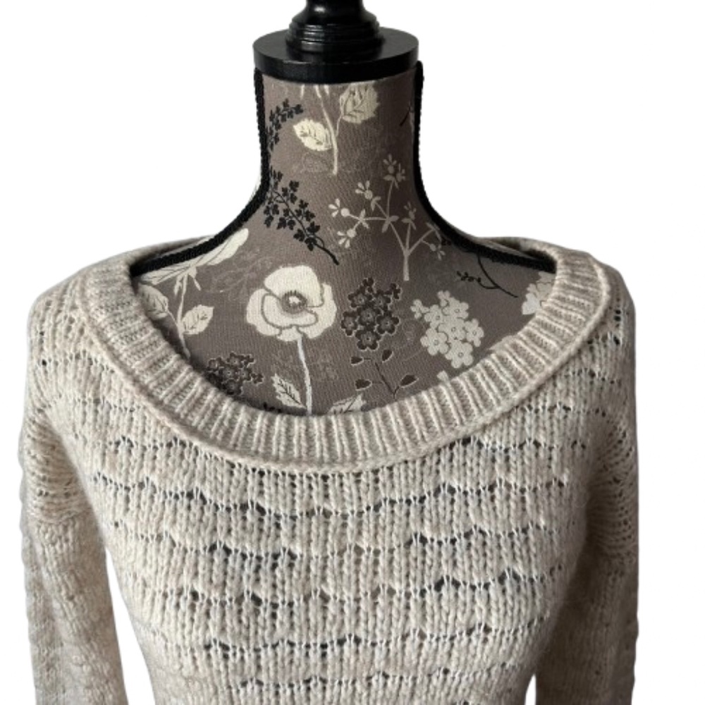 American Eagle Outfitters Women's M Creamy Sleeved Scooped Neck Knit Sweater Top - Picture 2 of 15